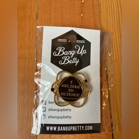 "I Believe in Science" - Enamel Pin - by Bang-Up Betty - Picture 1 of 2